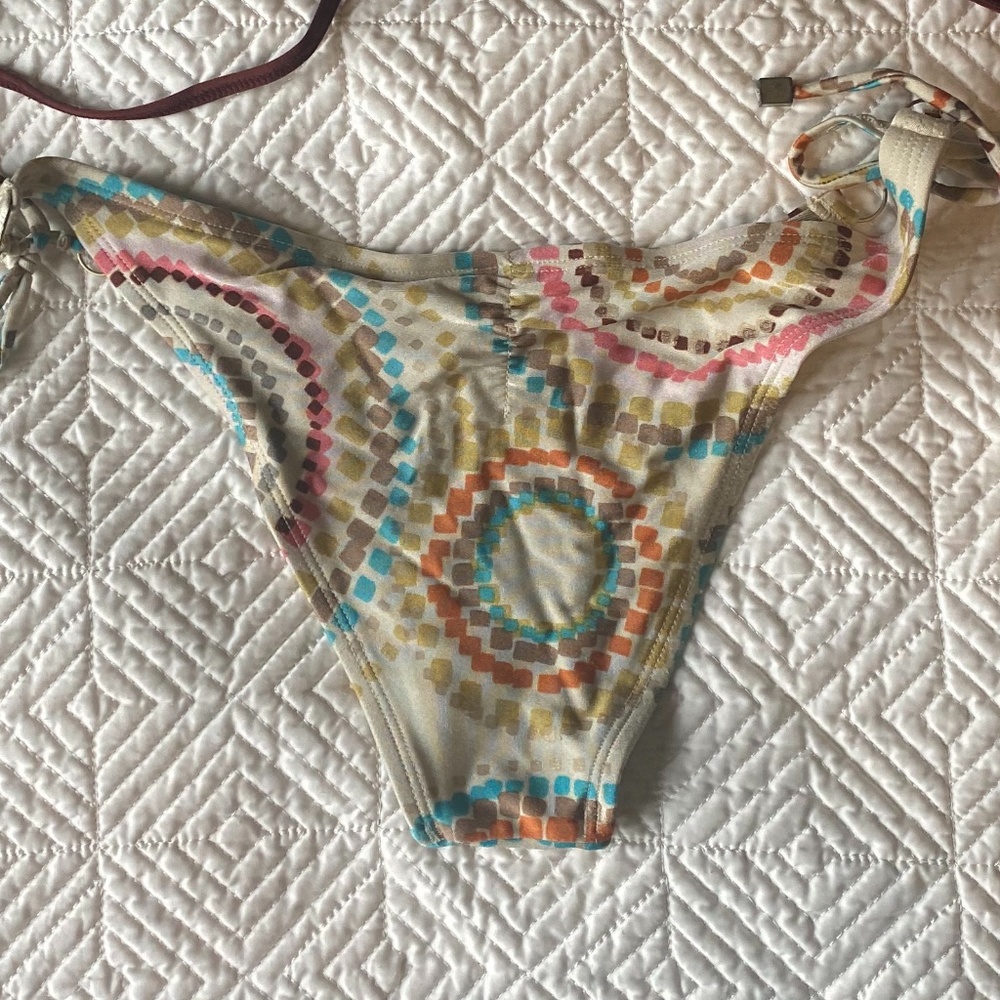 High cut bikini - Picture 2 of 2